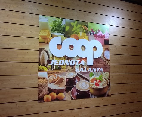 Nesvetelná 3D reklama.